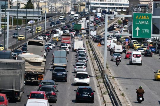 Κίνηση στους δρόμους: Στο «κόκκινο» Κηφισίας και Κηφισός - Καθυστερήσεις στην Αττική Οδό