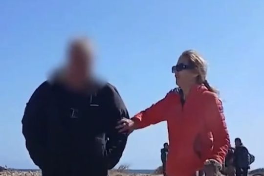 Γαύδος: Κάτοικος καταγγέλλει επίθεση από τον αδελφό της δημάρχου - «Θα σας θάψω κάτω από τη γη»