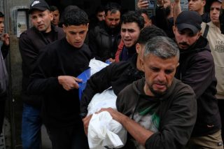Ισραηλινά πλήγματα στη Γάζα με έξι νεκρούς, ανάμεσά τους δύο παιδιά