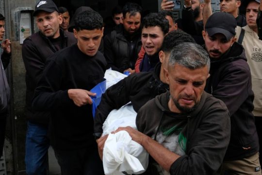 Ισραηλινά πλήγματα στη Γάζα με έξι νεκρούς, ανάμεσά τους δύο παιδιά