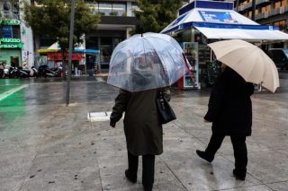 Κακοκαιρία Erminio: Μήνυμα 112 στην Αττική -«Νερό τριών μηνών σε λίγες ώρες», λέει ο Τσατραφύλλιας