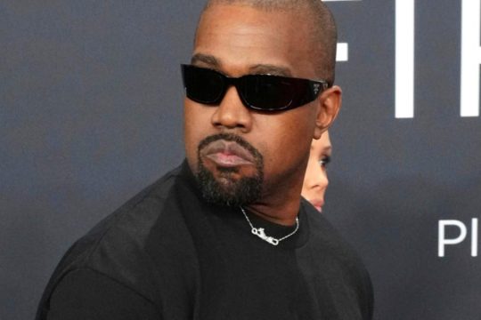 «Άκυρο» στον Kanye West: Του απαγόρευσαν την είσοδο στη Βρετανία λόγω αντισημιτικών σχολίων