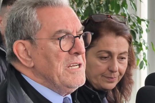 Καπερνάρος για τα γκαζάκια στο γραφείο του: «Δεν φοβάμαι τίποτα και κανέναν»