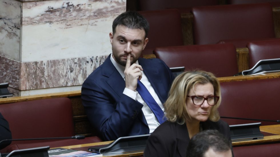 Ο μοναδικός βουλευτής που ψήφισε κατά για όλες τις άρσεις ασυλίας - Αφήνει αιχμές για τους «γαλάζιους» που πειθάρχησαν