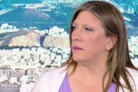 Άγρια κόντρα Κωνσταντοπούλου – Στραβελάκη: «Μου κάνετε κάποια χάρη; Είναι δικό σας τσιφλίκι;»