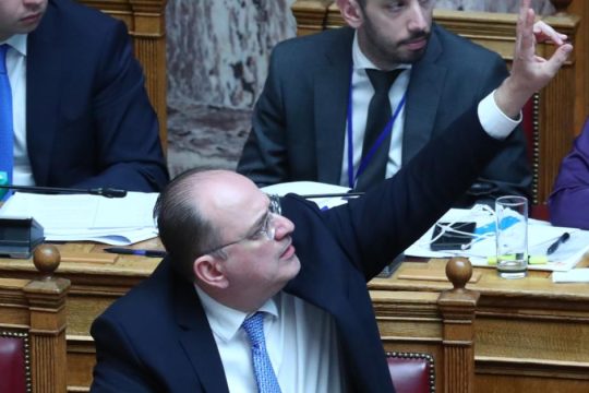Νέα Αριστερά κατά Λαζαρίδη για το πτυχίο: «Λέει ψέματα, η μπάλα στο γήπεδο του πρωθυπουργού»