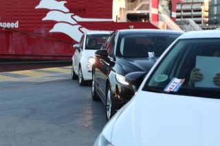 Σε πλήρη εξέλιξη η πασχαλινή έξοδος – Αυξημένη η κίνηση στα λιμάνια της Αττικής [βίντεο]