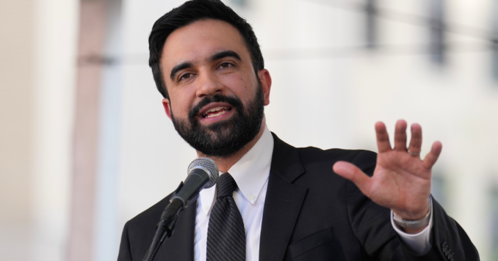 Το είπε και το έκανε: Ο Μαμντάνι φορολογεί τους πλούσιους της Νέας Υόρκης