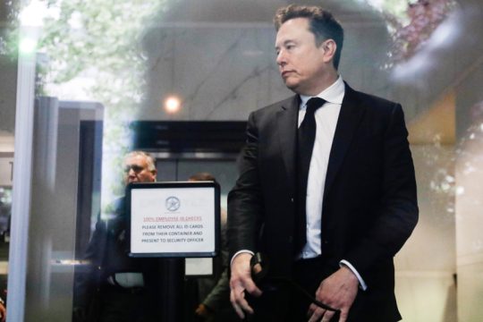 Η σύγκρουση των Big Tech: Γιατί ο Ίλον Μασκ πήγε στα δικαστήρια την OpenAI και τη Microsoft - Πόση αποζημίωση ζητάει