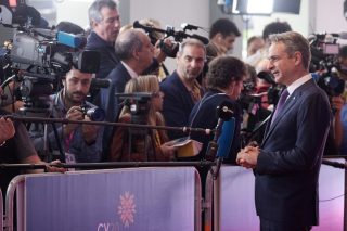 Μητσοτάκης από τη Λευκωσία: «Η Ευρώπη μπορεί και μόνη της να σταθεί στις χώρες της ΕΕ που απειλούνται»