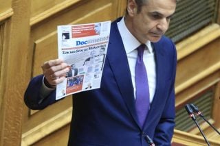 Η χυδαιότητα Μητσοτάκη και των φερεφώνων του: Για το ανεύρυσμα Μυλωνάκη φταίει ο Βαξεβάνης