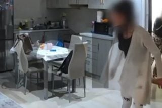 Νέα Φιλαδέλφεια: Έβλεπαν μέσω κάμερας τους διαρρήκτες μέσα στο σπίτι τους - «Μια γυναίκα άνοιξε την πόρτα» [βίντεο]