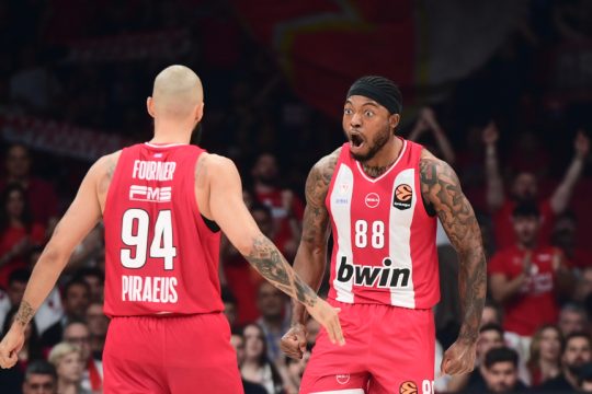 Μια ανάσα από το Final 4 του ΟΑΚΑ ο Ολυμπιακός: Πάρτι στο ΣΕΦ απέναντι στη Μονακό