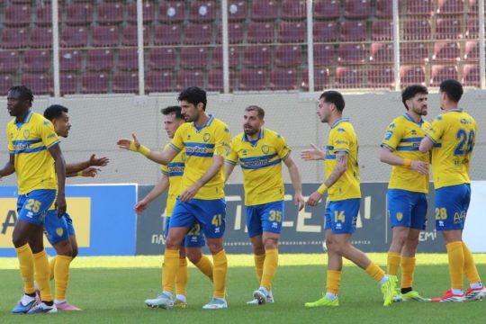 Play out Super League: Ο Παναιτωλικός πέρασε από τη Λάρισα - Η ΑΕΛ έμπλεξε για τα καλά