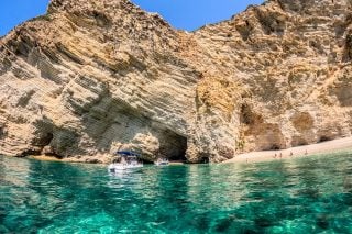Οι 251 «απάτητες παραλίες» για το 2026: Απαγορεύονται ομπρέλες και ξαπλώστρες