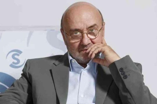 Απίστευτη γκάφα σε γάμο στην Κύπρο: Παρουσιαστής αντί για χρήματα έβαλε την κάρτα του στον φάκελο