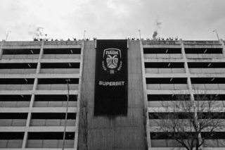 Η SUPERBET ζωντανεύει έναν αιώνα ΠΑΟΚ, μέσα από τον πρώτο ύμνο της ομάδας