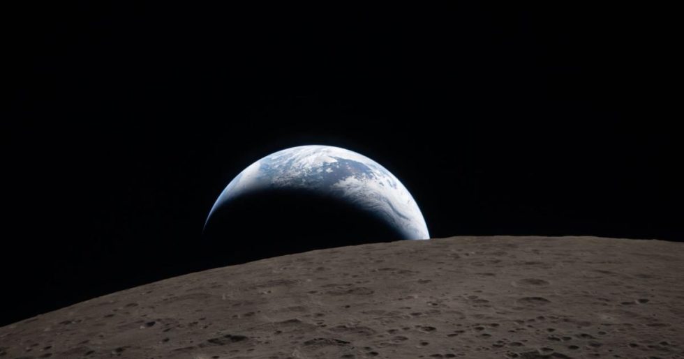 Artemis II: Καθηλώνει η πρώτη φωτογραφία από τη σκοτεινή πλευρά της Σελήνης