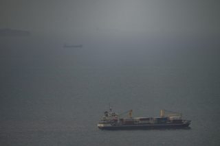 Νέο αμερικανικό ρεσάλτο σε πλοίο μεταφοράς εμπορευματοκιβωτίων στην Αραβική Θάλασσα