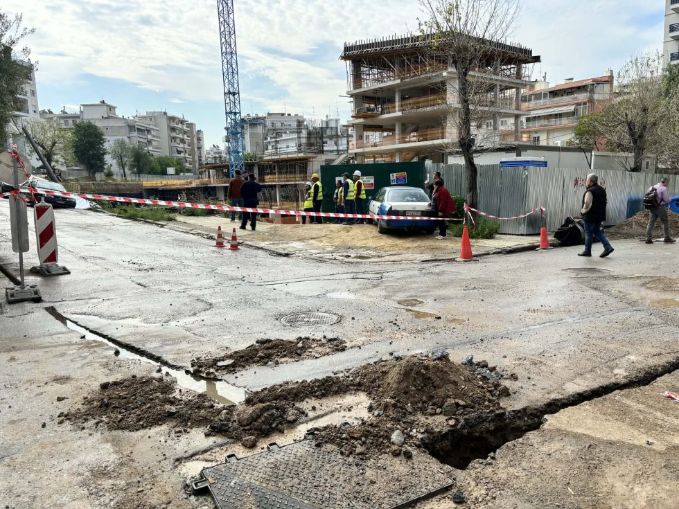 Το σημείο που κατέρρευσε το υπέδαφος λόγω εργασιών στη Θεσσαλονίκη | parallaximag.gr