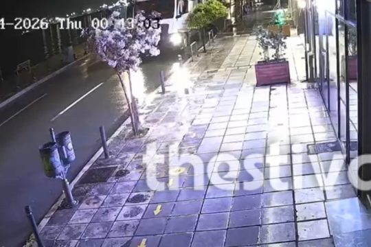 Θεσσαλονίκη: Εργαζόμενοι περιγράφουν πώς σώθηκε από καθαρή τύχη ο άστεγος μέσα στο απορριμματοφόρο [βίντεο]