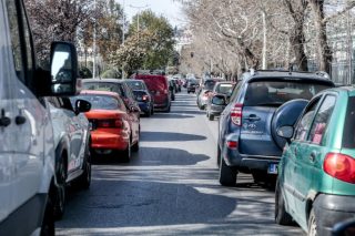Θεσσαλονίκη: Επιστροφή πινακίδων, διπλωμάτων και αδειών λόγω Πάσχα