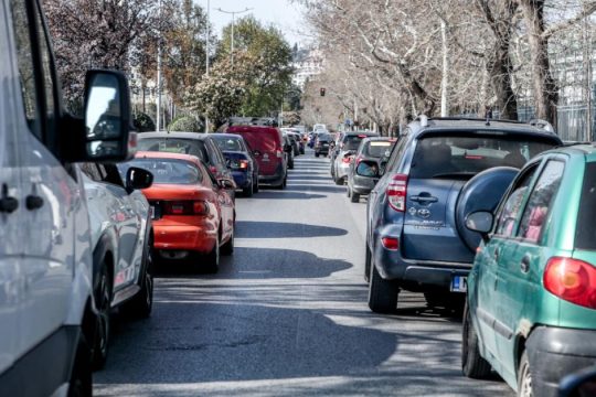 Θεσσαλονίκη: Επιστροφή πινακίδων, διπλωμάτων και αδειών λόγω Πάσχα