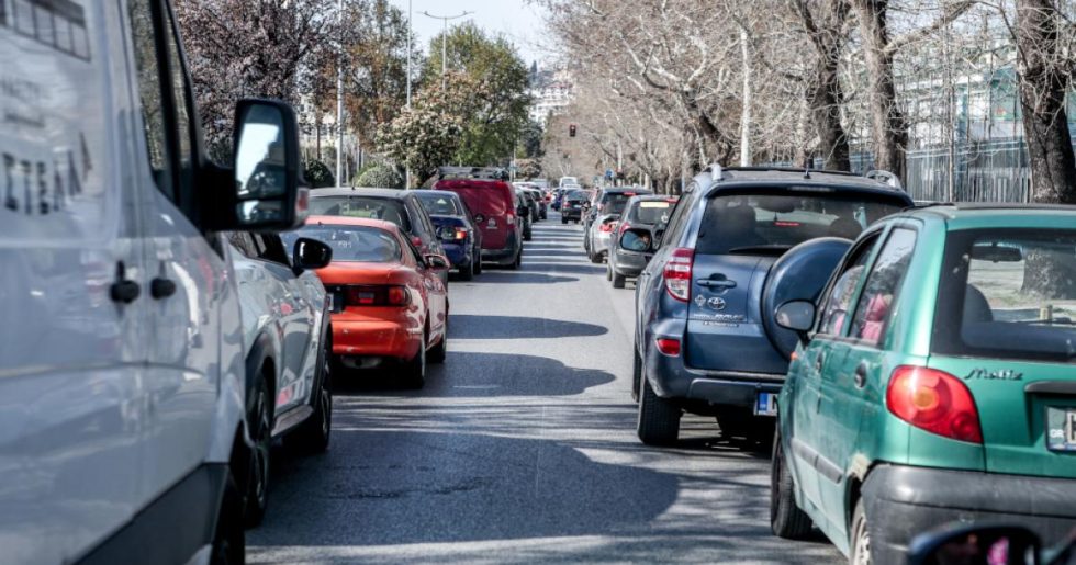 Θεσσαλονίκη: Επιστροφή πινακίδων, διπλωμάτων και αδειών λόγω Πάσχα