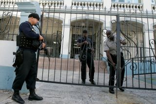 Σοκαριστικό εύρημα στο Τρινιντάντ και Τομπάγκο: Πέταξαν τα λείψανα 50 παιδιών σε νεκροταφείο