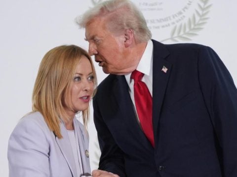 Κόντρα Τραμπ-Μελόνι με καρφιά και αιχμές: «Θέλει να ξαναγίνουμε φίλοι» – «Απρόκλητες και παράλογες επιθέσεις»
