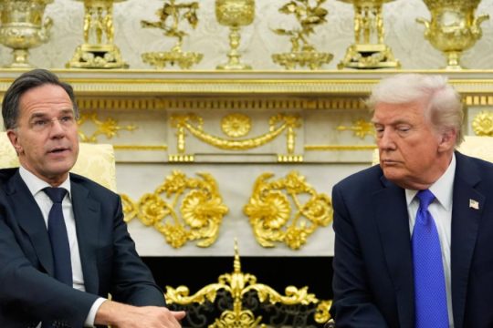 Politico: Το παρασκήνιο πίσω από την σύγκρουση Τραμπ και Ρούτε για το ΝΑΤΟ