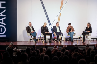 Παρουσίαση της «Ιθάκης» στο Ηράκλειο: Το «εμείς» του Αλ. Τσίπρα και το «εγώ» του Κ. Μητσοτάκη