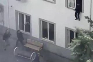 Πανικός και τρόμος από τη φονική επίθεση στο τουρκικό σχολείο [βίντεο]