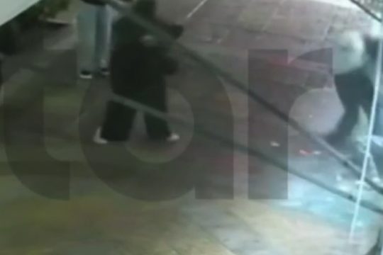 Αγία Βαρβάρα: Βίντεο ντοκουμέντο από τη συμπλοκή των δύο 19χρονων κοριτσιών – «Θα σε σκοτώσω»