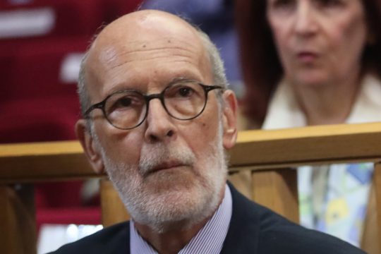 Υποκλοπές: Και το ΠΑΣΟΚ απαιτεί να έρθει ο Τζαβέλλας στη Βουλή