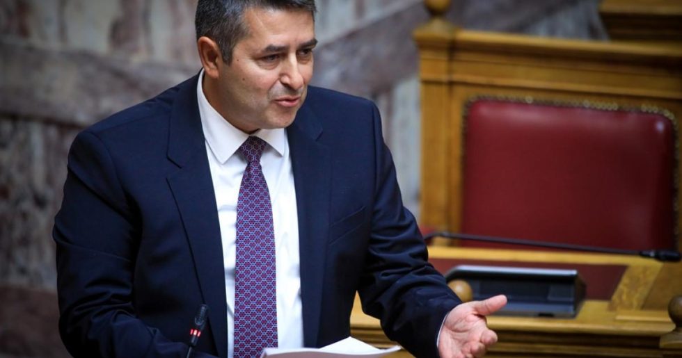 Ώρες αγωνίας για τον Γιώργο Μυλωνάκη: Κρίσιμο το επόμενο 48ωρο για την πορεία της υγείας του
