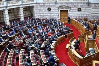 Πέντε βουλευτές της ΝΔ αμφισβητούν το επιτελικό κράτος Μητσοτάκη: «Να μην αποφασίζουν λίγοι, χωρίς να δίνουν λόγο στον λαό»