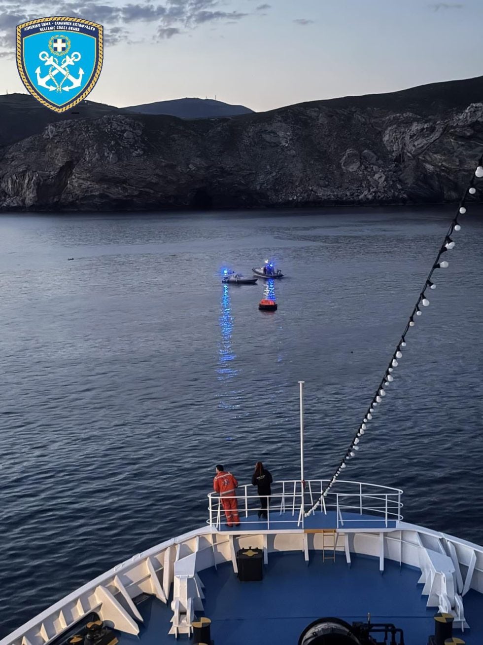 Εικόνες από το ναυάγιο βόρεια της Άνδρου: Το πλοίο μετέφερε 8.000 τόνους σόδας