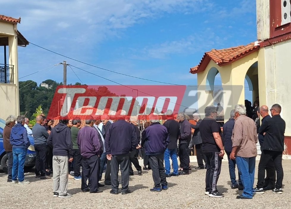 Με λευκά μπαλόνια αποχαιρέτησαν τον 13χρονο Κωνσταντίνο στην Ηλεία – Σε κλίμα οδύνης το τελευταίο αντίο