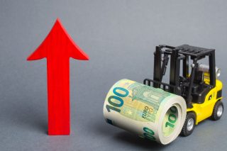 Πληθωριστική «φωτιά» στα βιομηχανικά προϊόντα