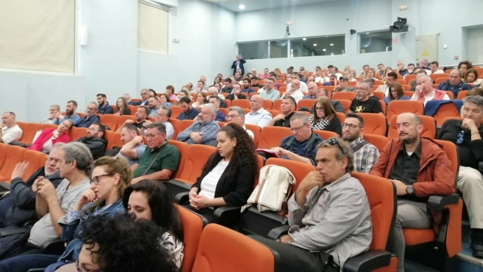 Εκπρόσωποι των γεωπόνων συγκεντρώθηκαν χθες στο Συνεδριακό Αμφιθέατρο του Γεωπονικού Πανεπιστημίου Αθήνας και επί 3,5 ώρες εξέθεσαν και τη δυσφορία τους για την οικονομική ασφυξία στον πρωτογενή τομέα | Χρήστος Αθανασιάδης / Θεσσαλική γη