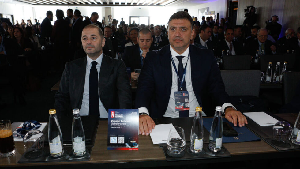 Ο εκδότης της «Ν» Γιώργος Μελισσανίδης και ο υπουργός Ναυτιλίας Βασίλης Κικίλιας στο Ναυτιλιακό Συνέδριο της «Ναυτεμπορικής»