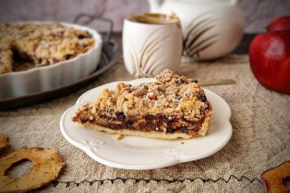 Τάρτα μήλου με σοκολάτα και crumble βρώμης