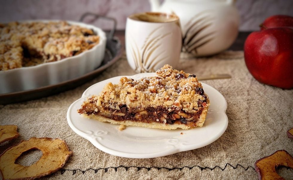 Τάρτα μήλου με σοκολάτα και crumble βρώμης