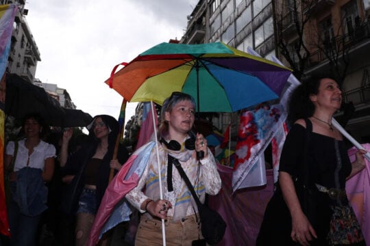 Θεσσαλονίκη: Ούτε η καταιγίδα σταμάτησε την πολύχρωμη παρέλαση