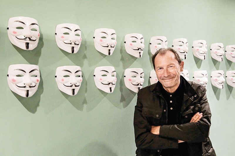 Ο David Lloyd, σχεδιαστής του «V for Vendetta»