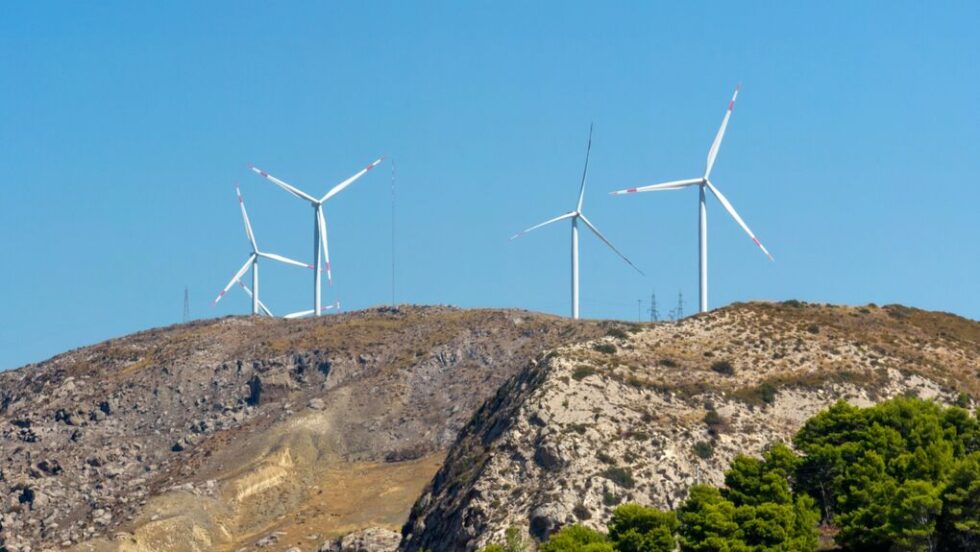Ειδικό Χωροταξικό Πλαίσιο: Το φρένο στα αιολικά μπήκε αργά