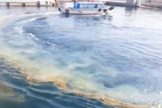 Σύρος: Θα τηρήσει επιτέλους το Λιμεναρχείο την απαγόρευση κολύμβησης στο «Νησάκι» της Ερμούπολης;
