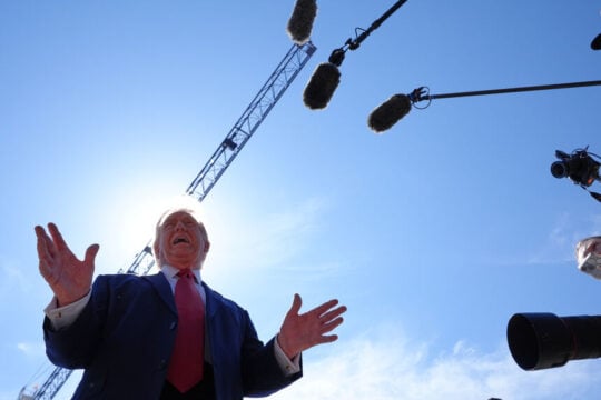 Axios: Ο Τραμπ θέλει να «στραγγαλίσει» αργά την Κούβα – Οι τρεις διαφορές με την περίπτωση Μαδούρο