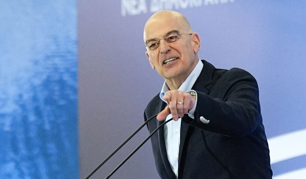 Συνέδριο Ν.Δ.: Αφωνία από το Μαξίμου για τις αιχμές Δένδια